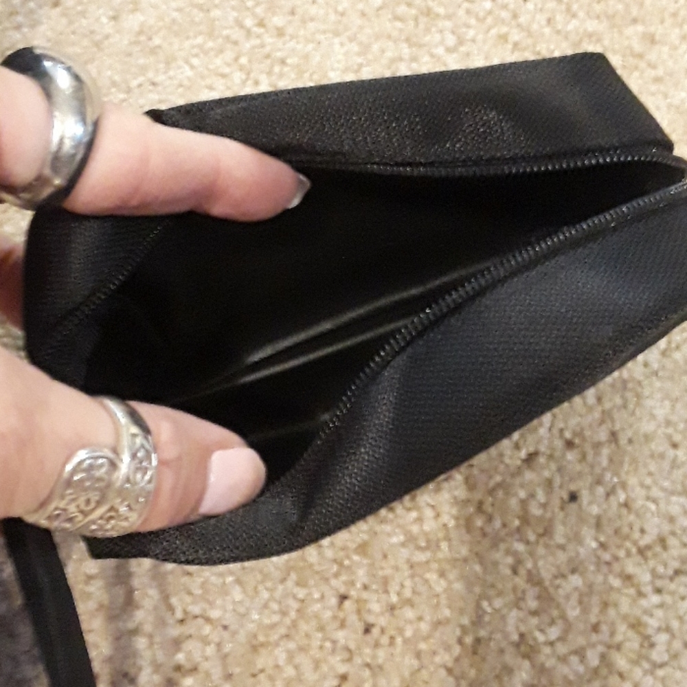 NWOT Calvin Klein Tote/Wristlet Set - Picture 4 of 8
